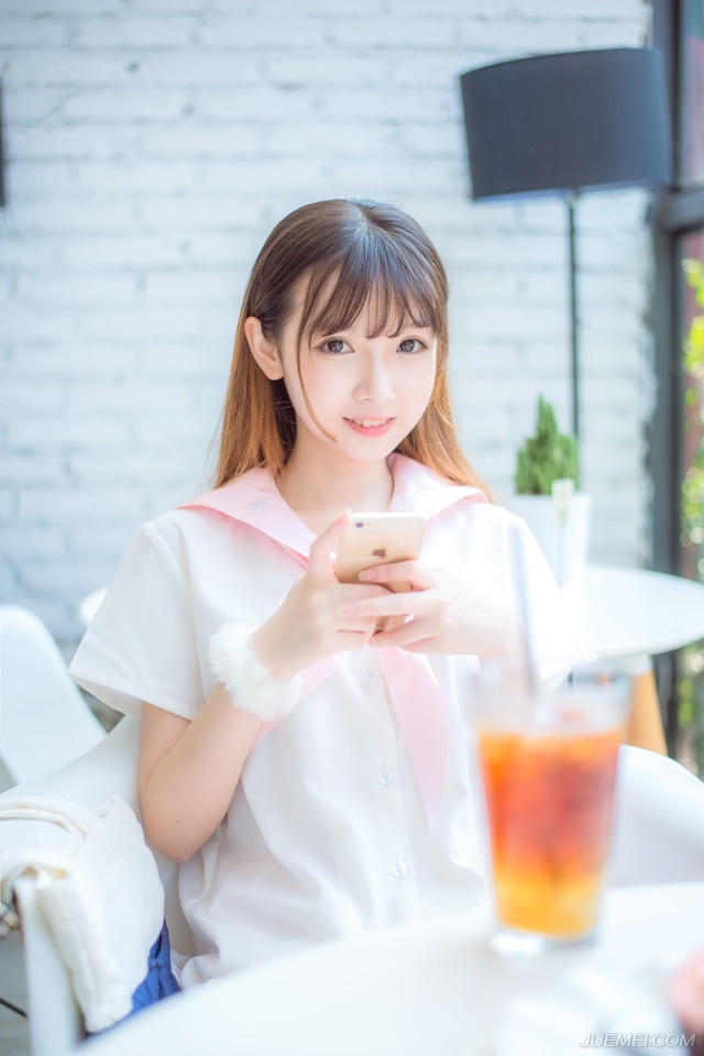 当我们都老的时候，我希望——还能吻着你的牙床，直到永远~~~首语：现在的你是否泪如雨下?就如同帖子背景的雨滴，无息滑落……
